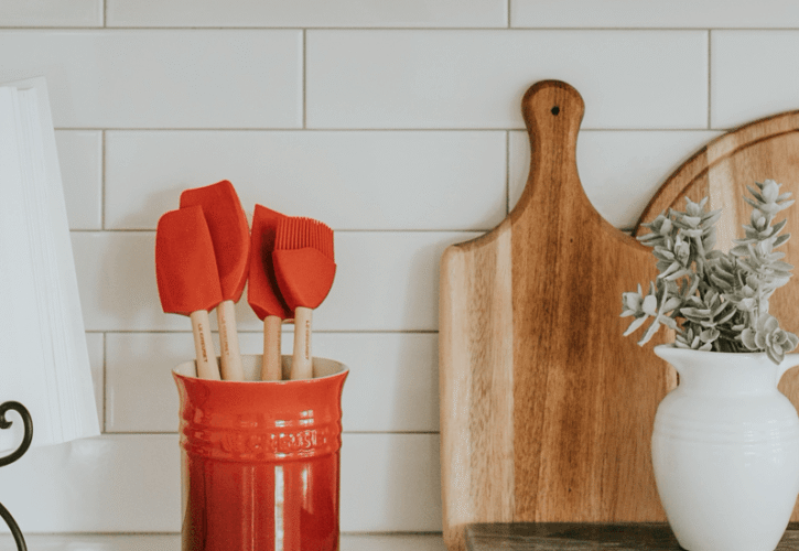 Keep Your Kitchen Design White and Your Accessories Colorful